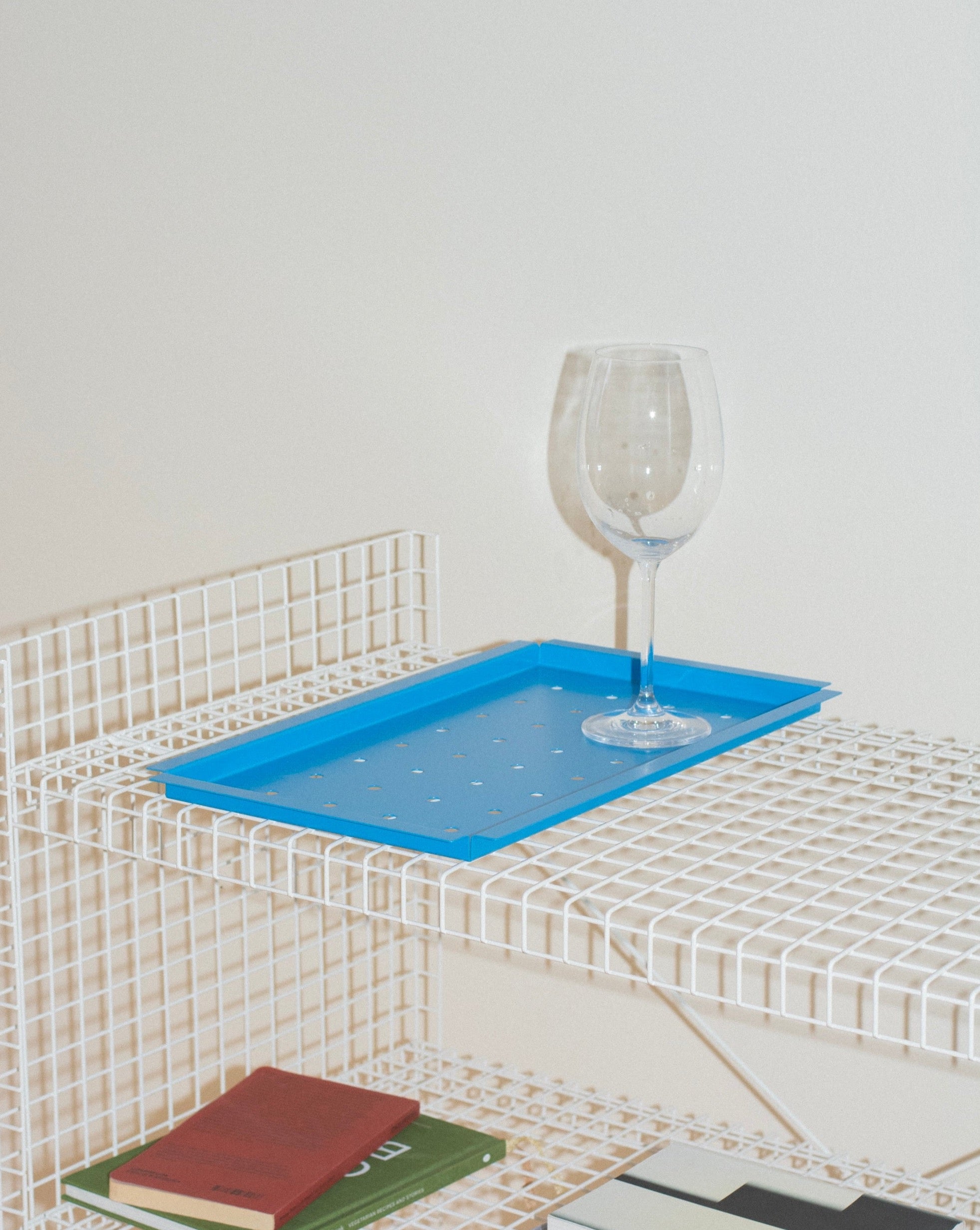 Perforovaný podnos - modrý