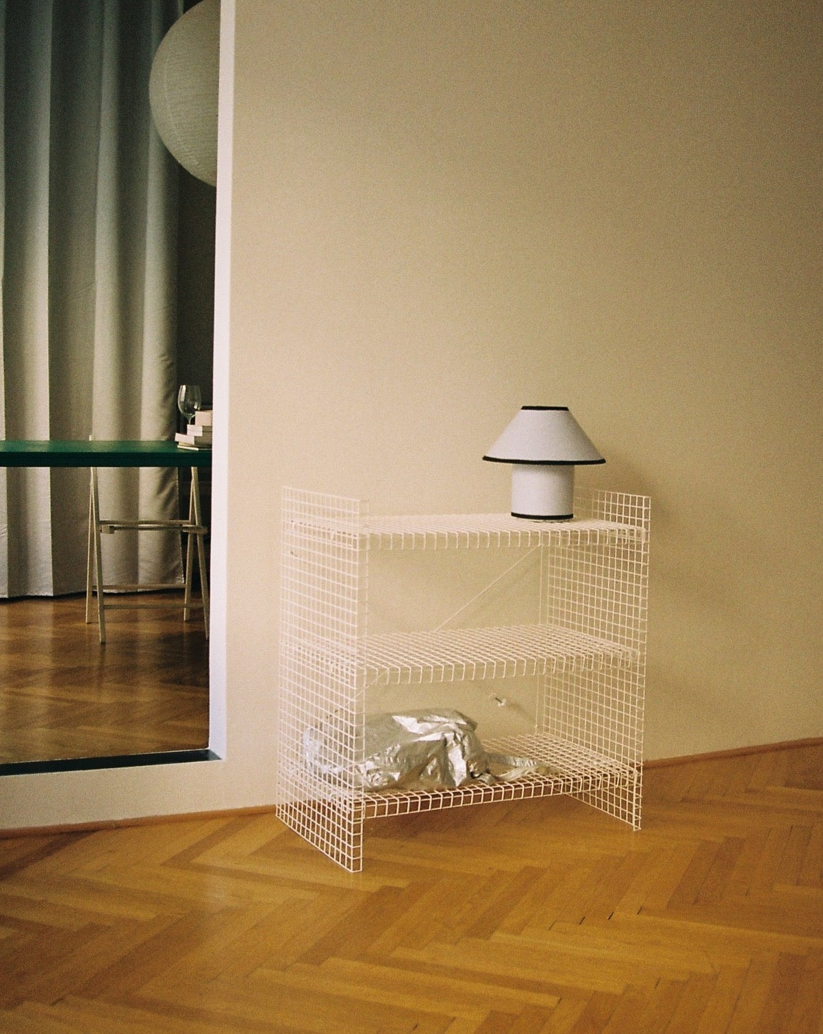 Drátěná police - bílá