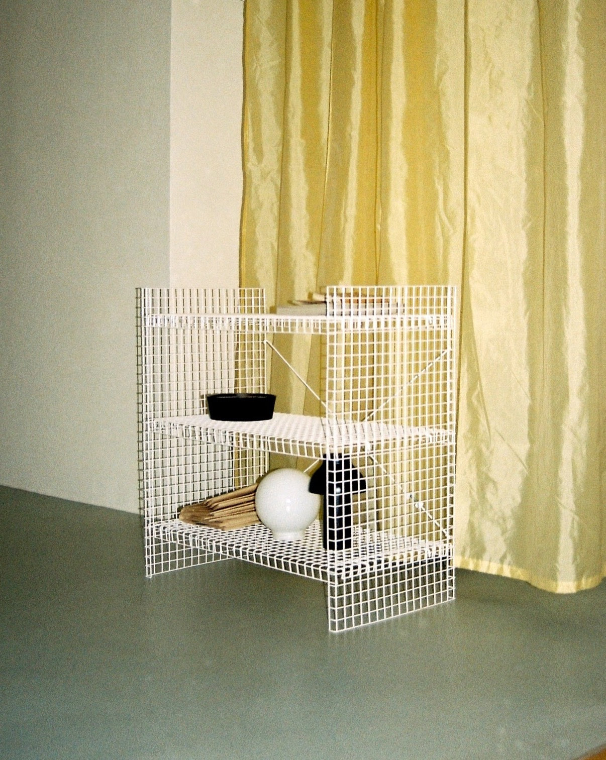 Drátěná police - bílá