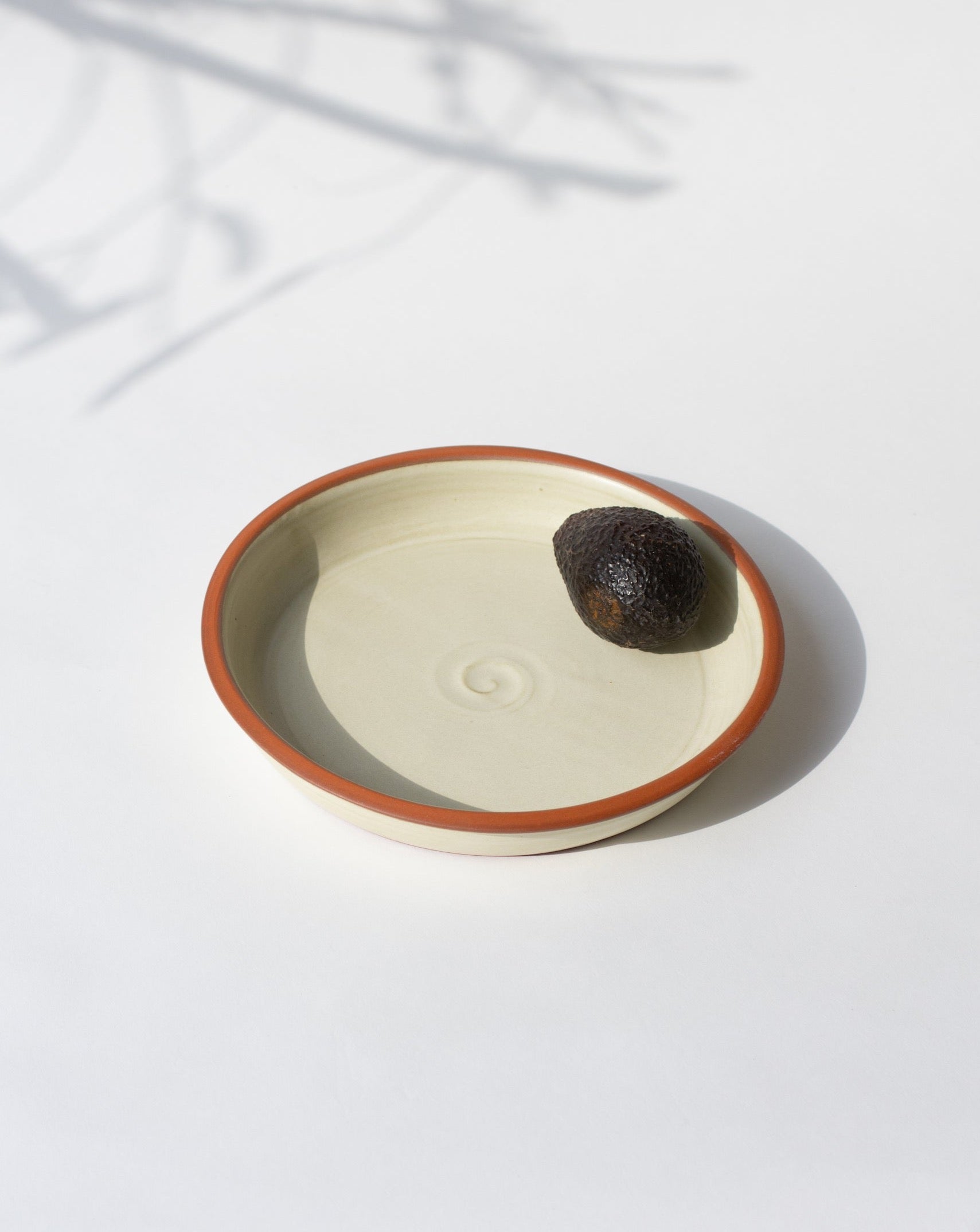 Glazovaná mísa béžová