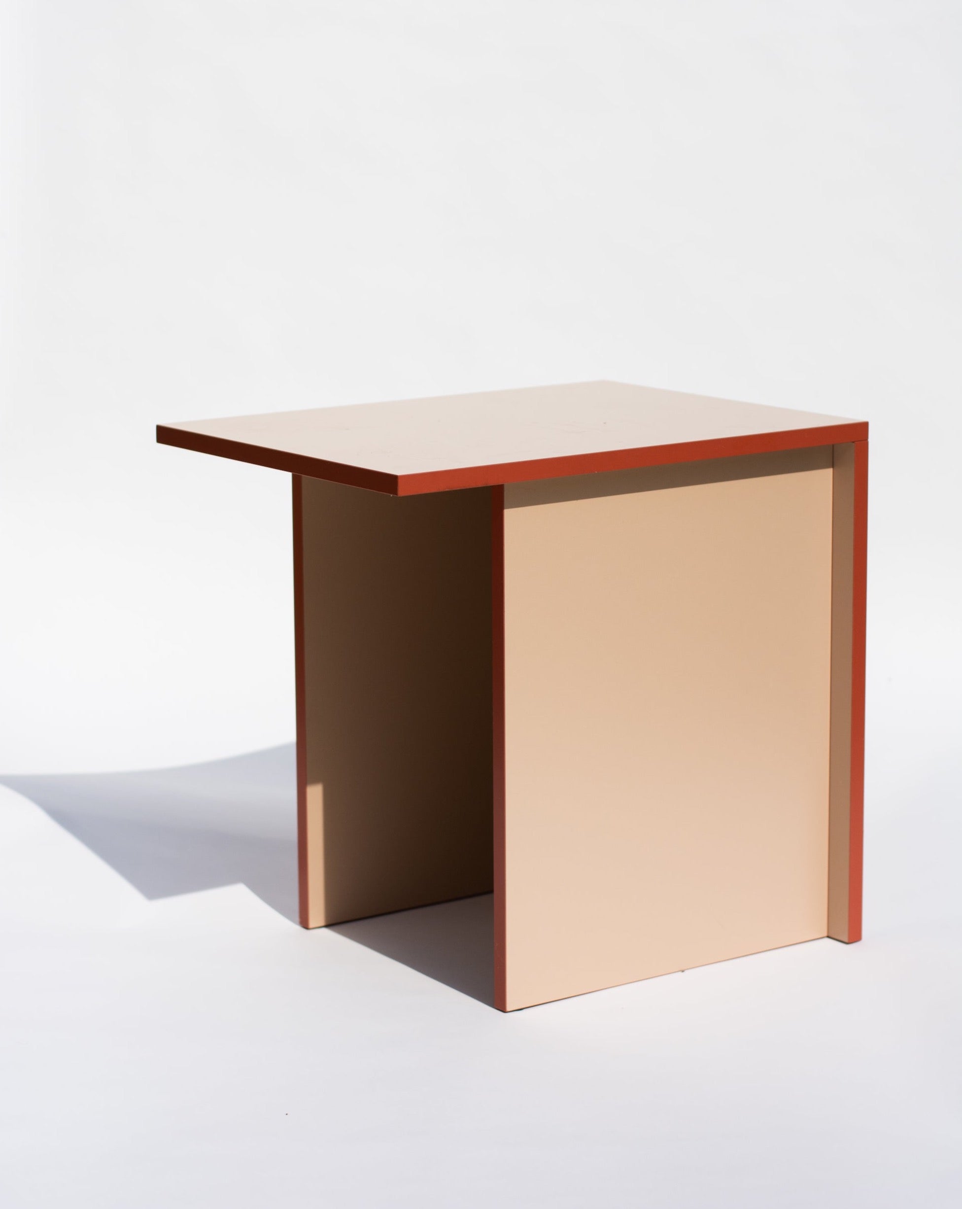 Laminovaný stolek A