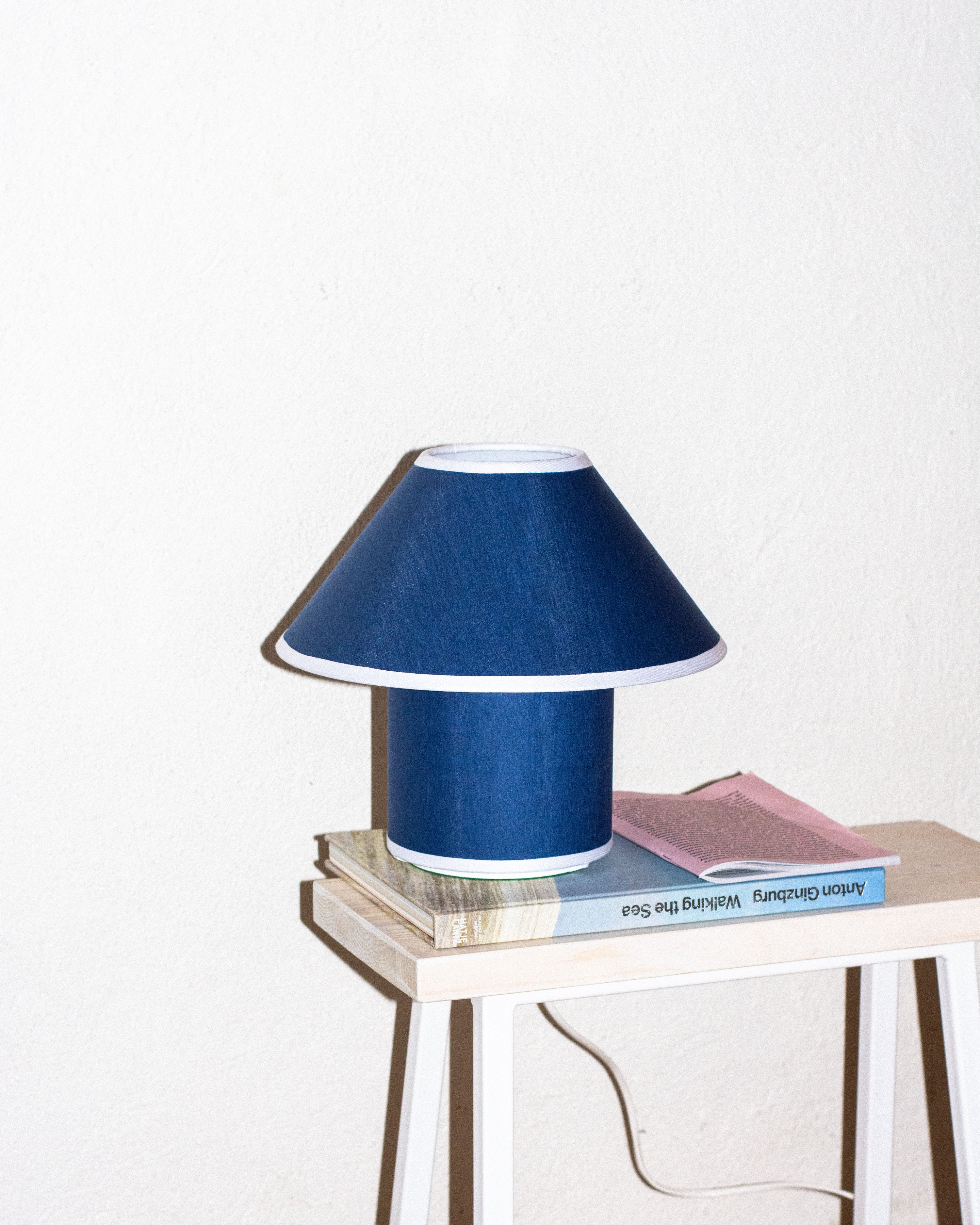 Stolní lampa - tmavě modrá