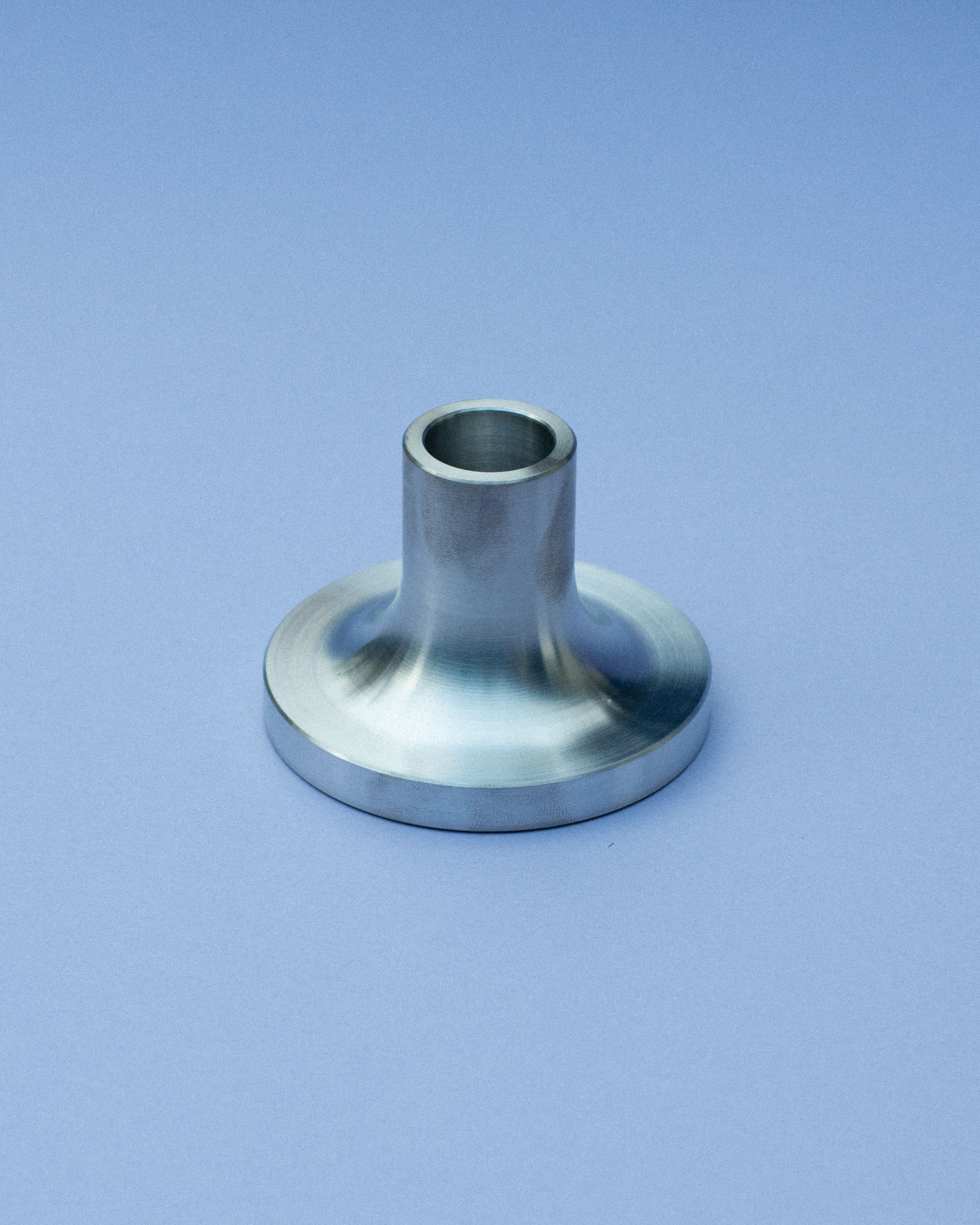 Hliníkový svícen B